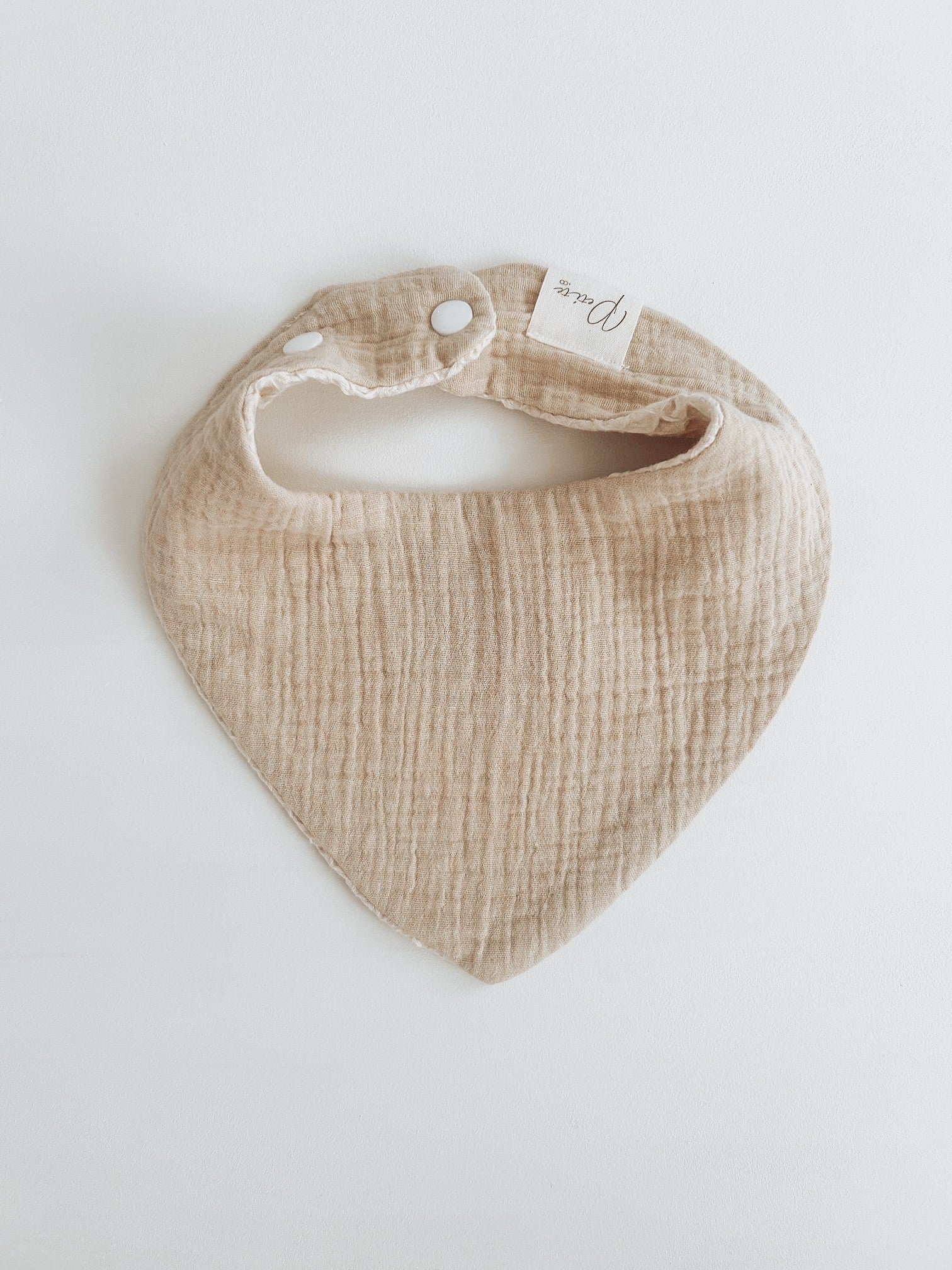 REVERSIBLE WAFFLE - MUSLIN BIB | BEIGE