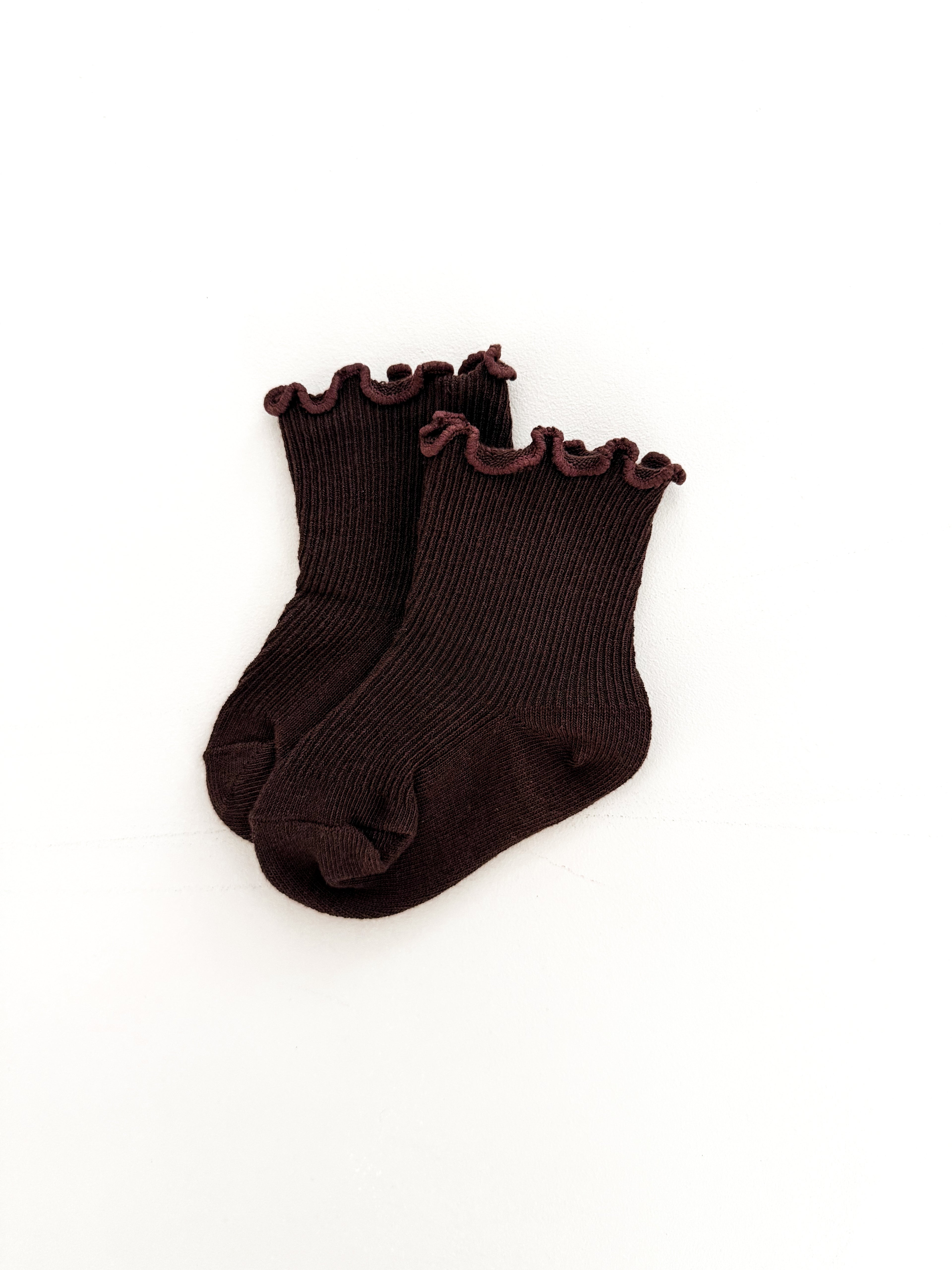 RUFFLE SOCKS - CHOCOLATE