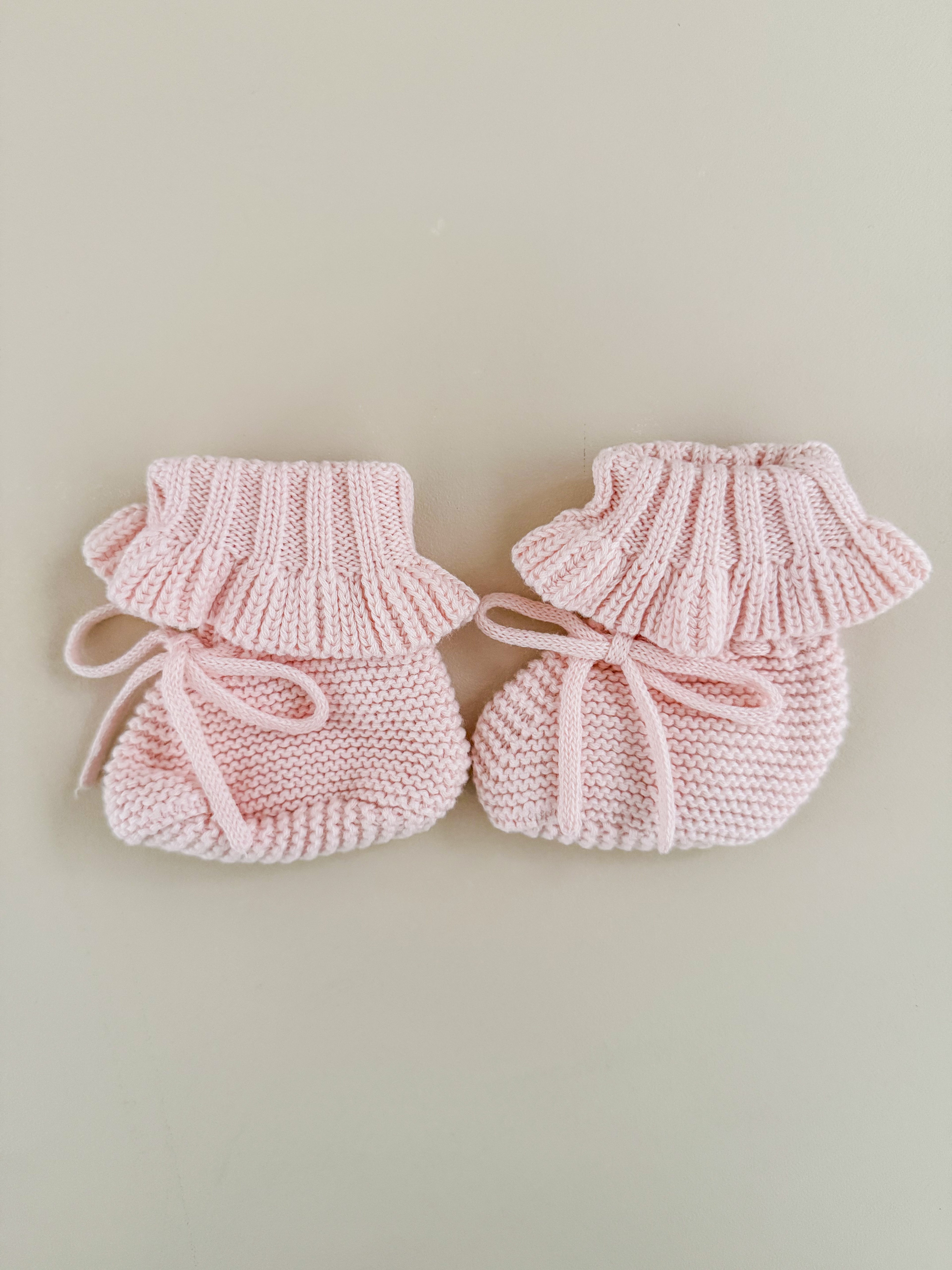 BOOTIES | FRILL | BABY PINK
