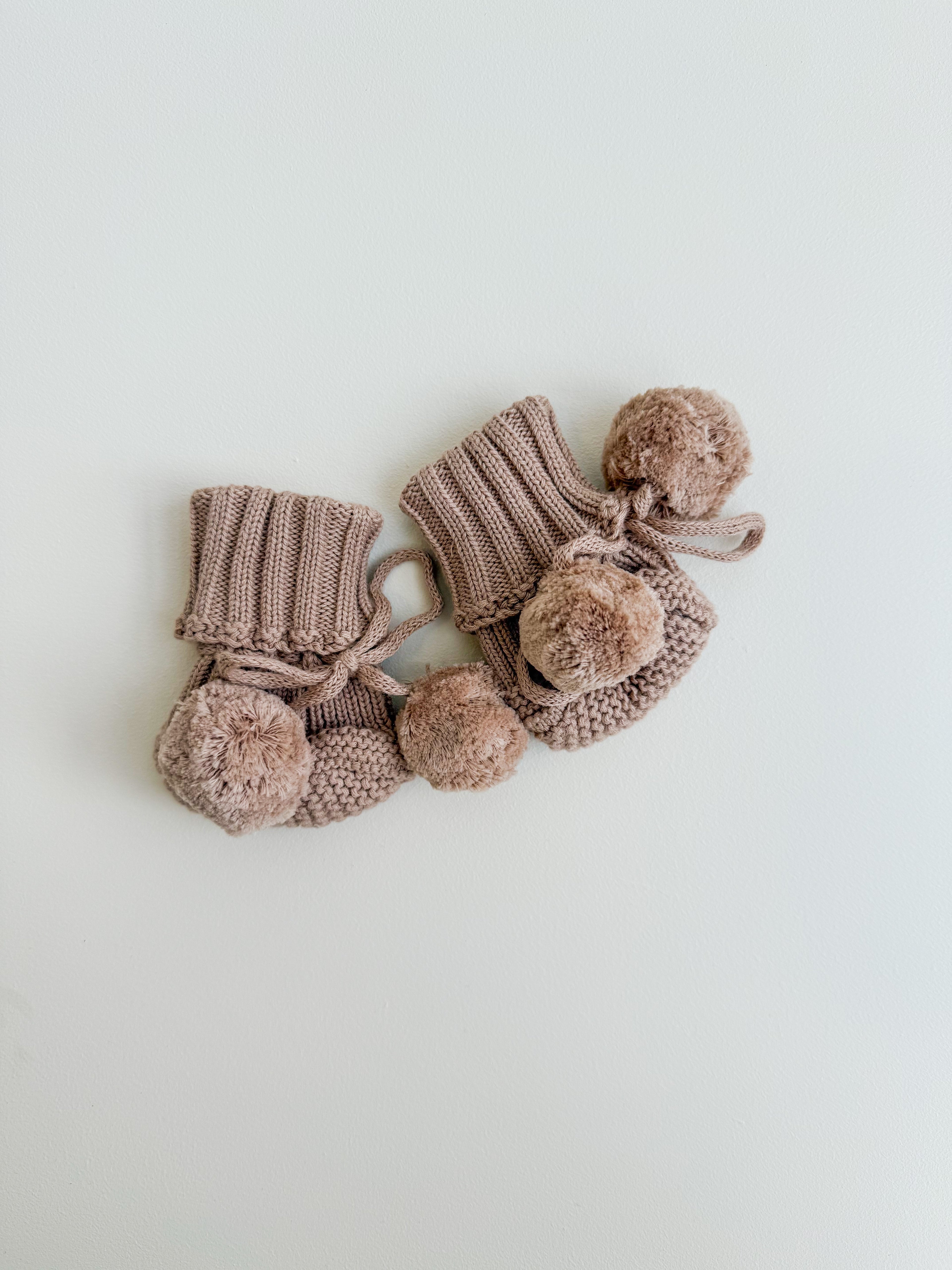 BOOTIES | POMPOM | TEDDY BROWN