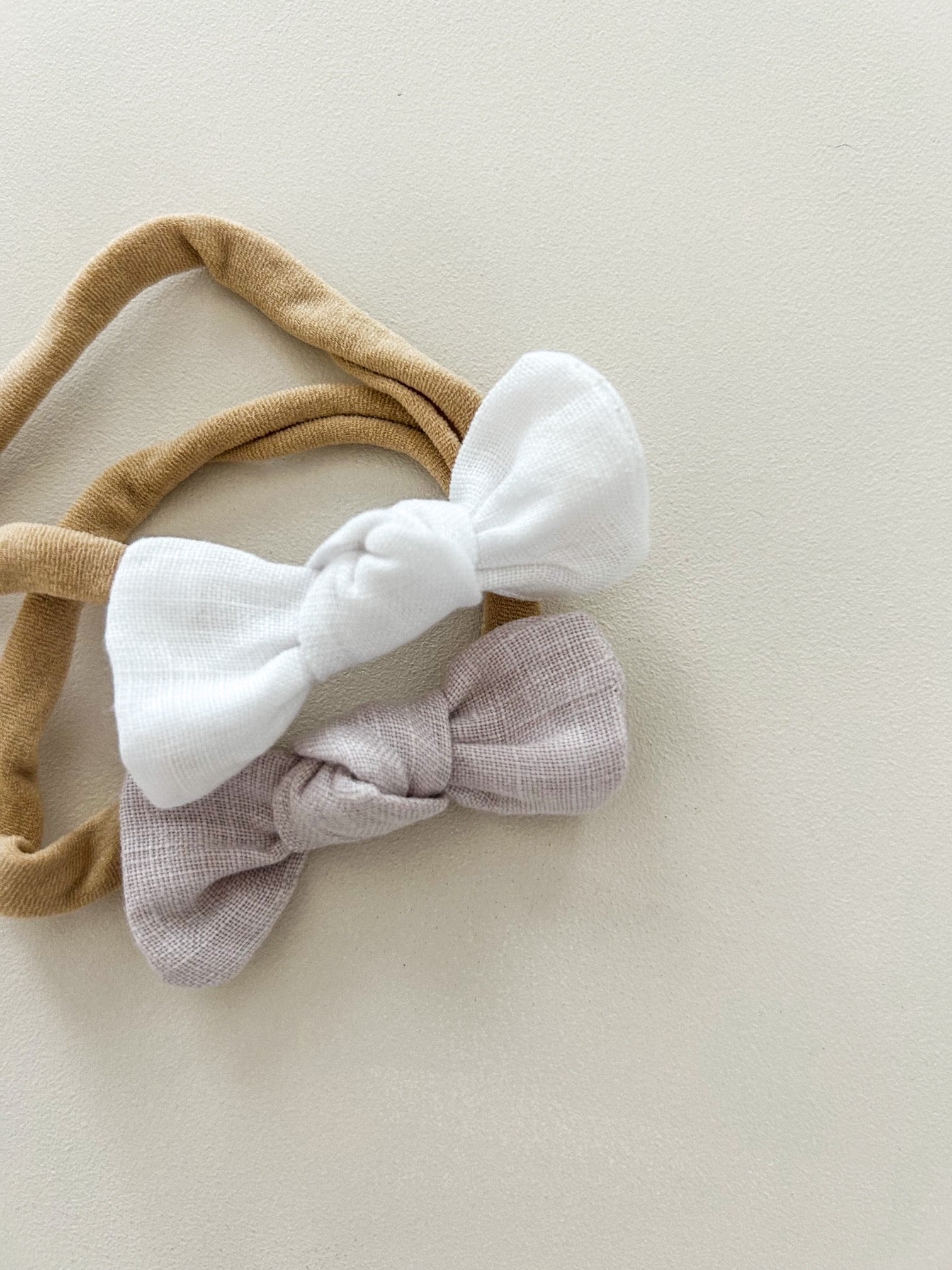 NEWBORN BOW SET - WHITE + LIGHT LILAC