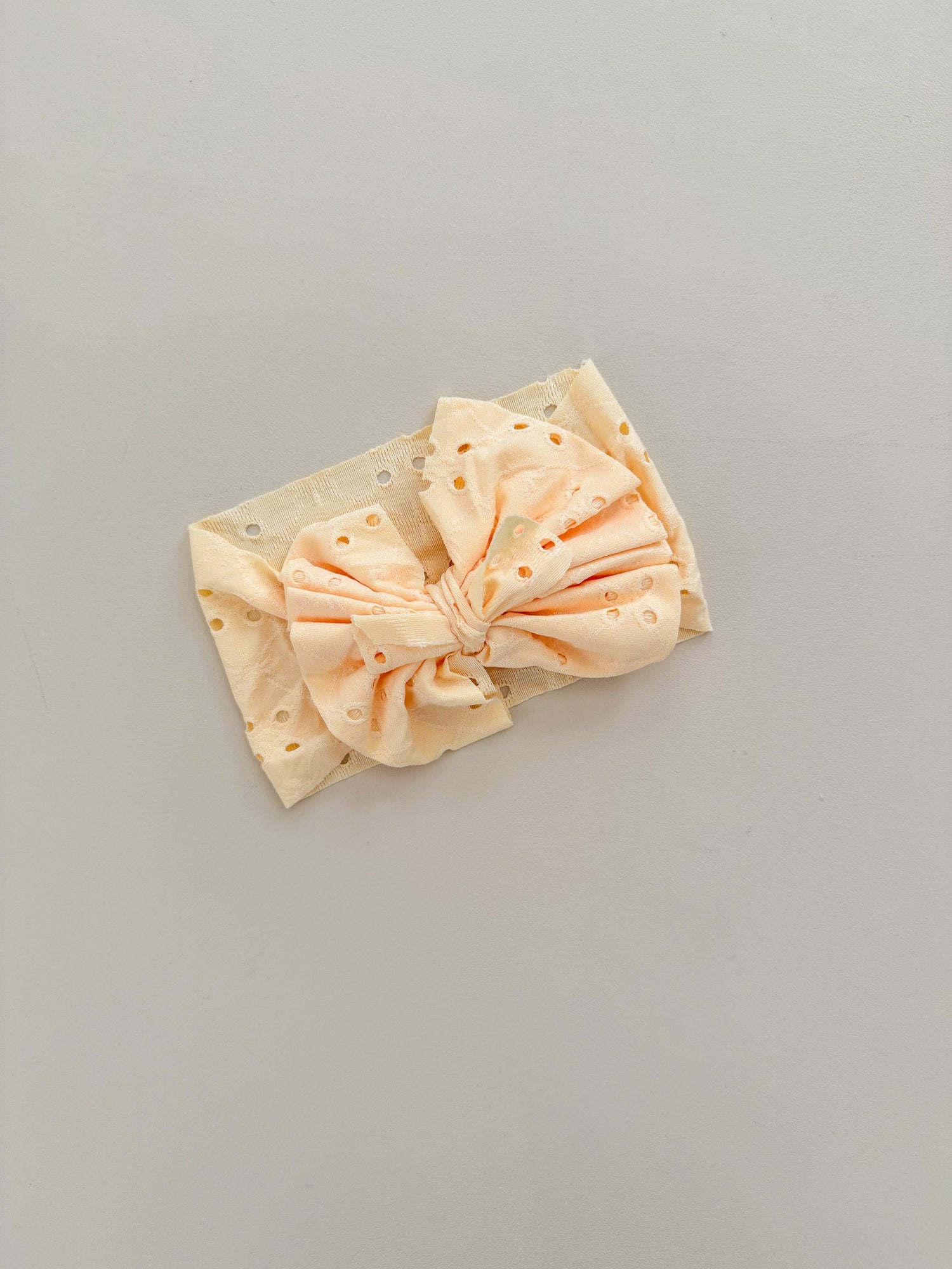 EYELET BOW HEADBAND - LEMON