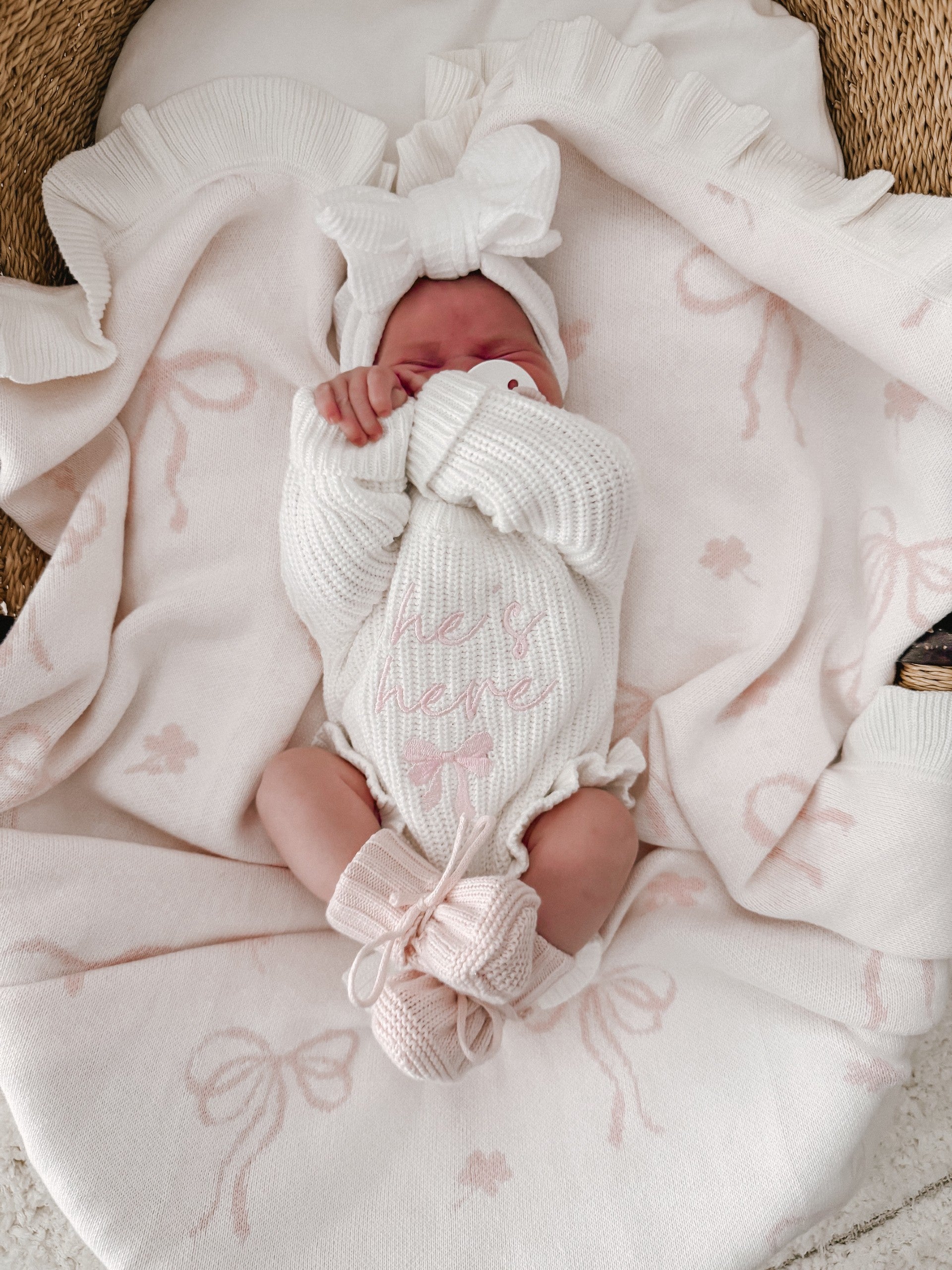 FLORAL BOW BLANKET | MILK + BABY PINK