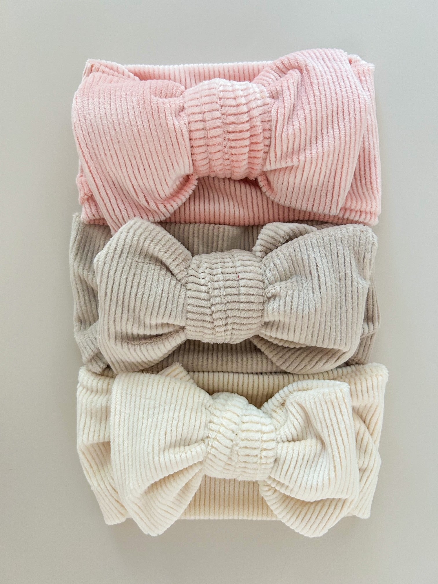 CHUNKY VELVET RIBBED BOW HEADBAND - TAUPE