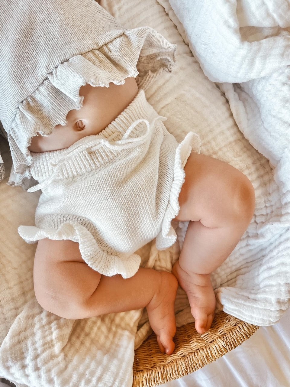 KNIT FRILL BLOOMERS - WHITE