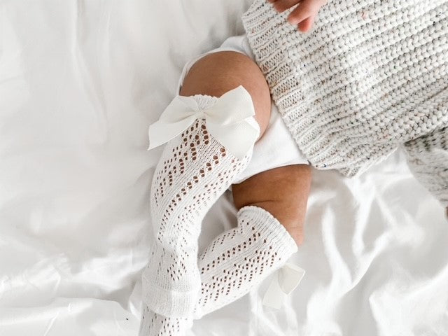 **SECONDS ** SPANISH OPENWORK LACE KNEE HIGH BOW SOCKS - WHITE