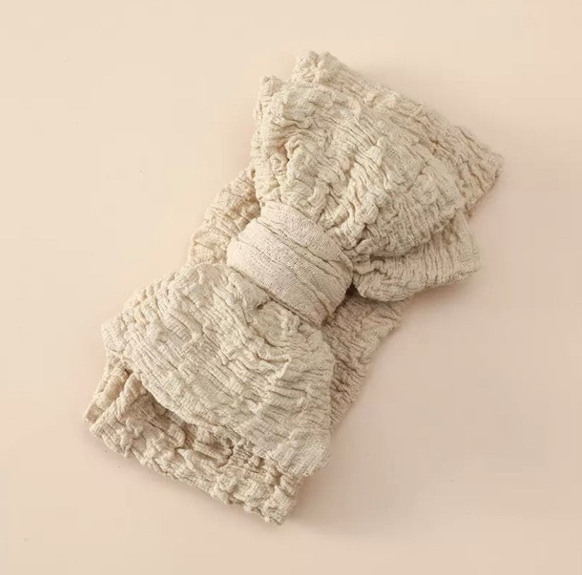 CRINLKLE TOPKNOT BOW HEADBAND - LATTE
