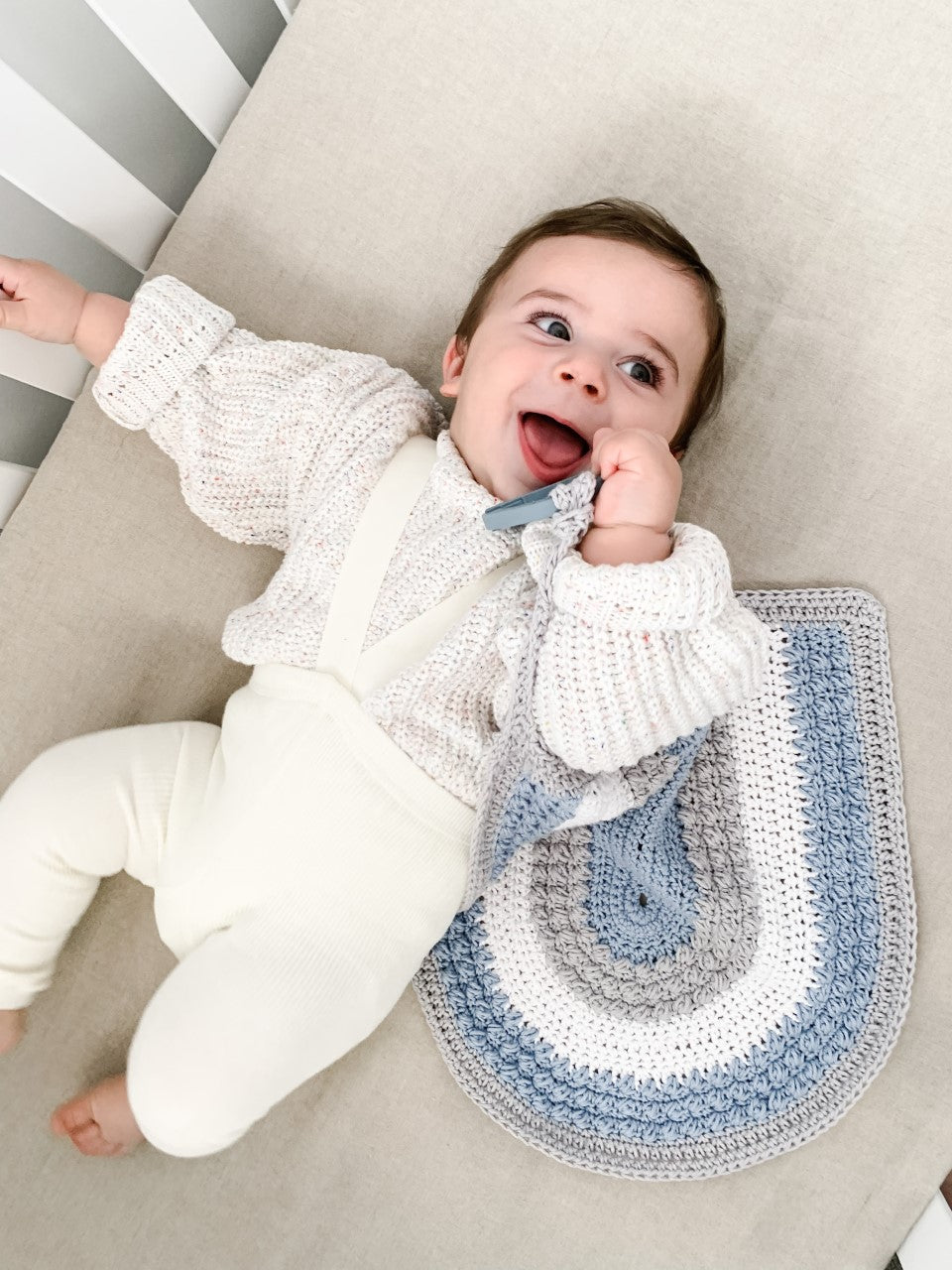 RAINBOW LOVEY / SECURITY BLANKET - GREY/CREAM