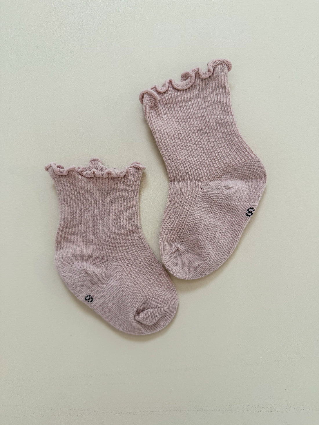 RUFFLE SOCKS - DUSTY