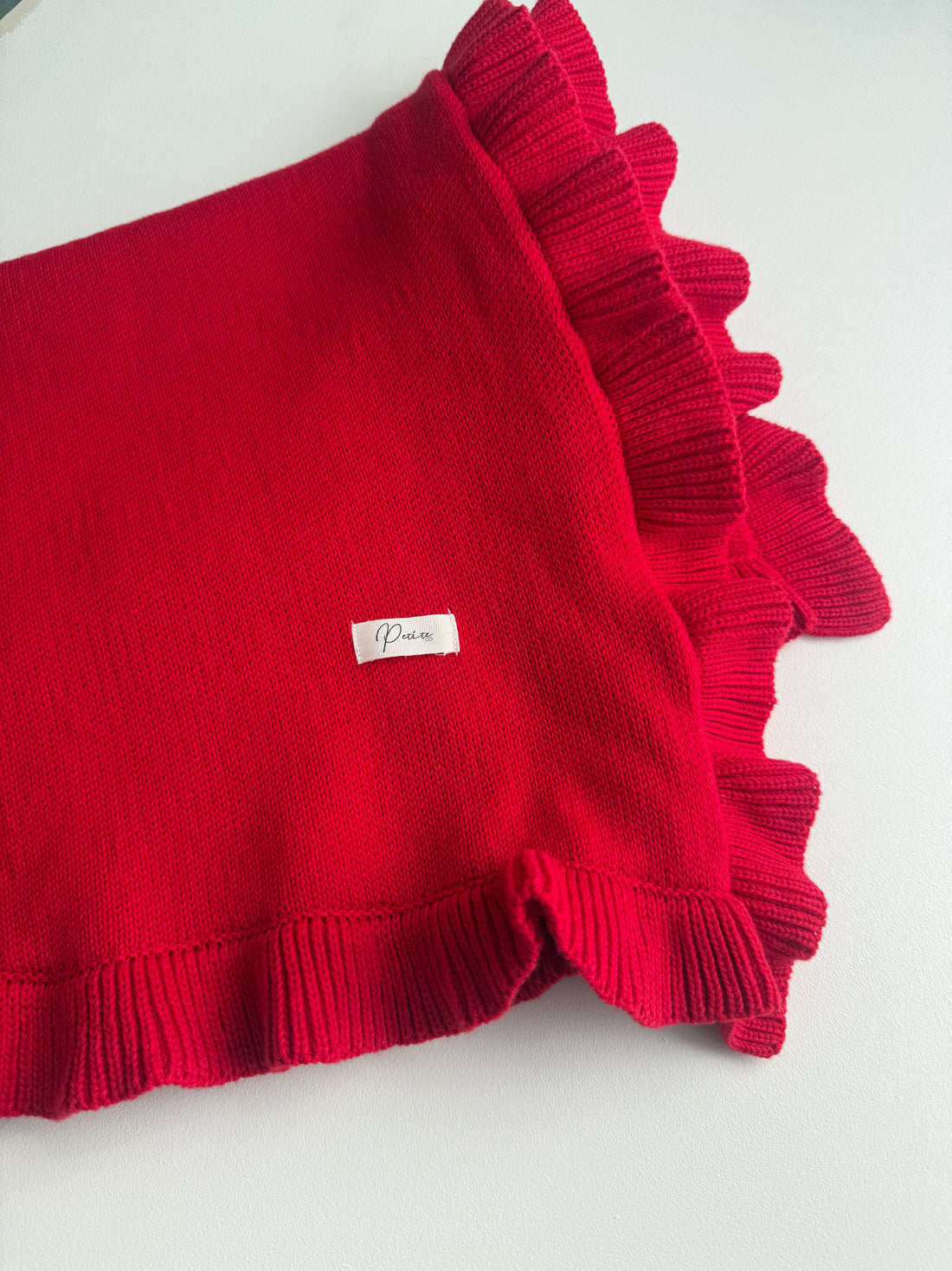 FINE KNIT FRILL BLANKET | RED