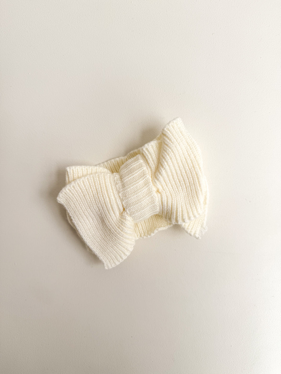 RIBBED KNIT OVERSIZED BOW - IVORY