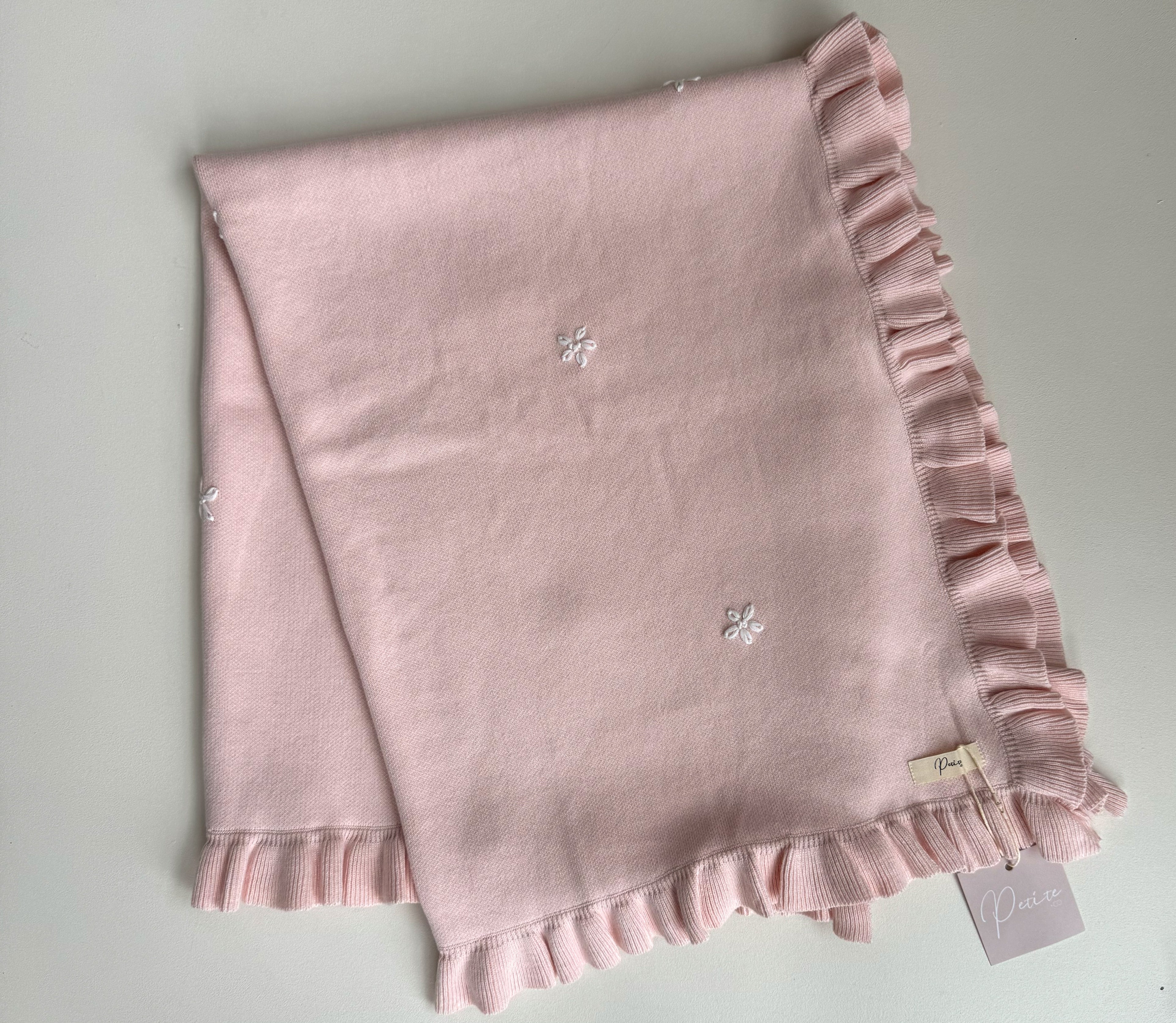 FLOWER EMBROIDERED FRILL BLANKET - BABY PINK