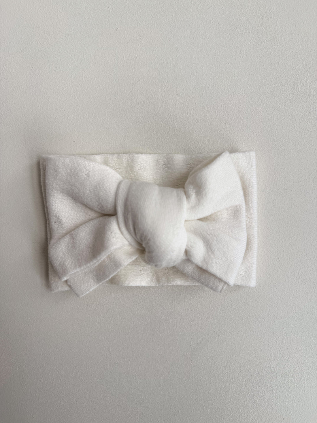 FINE POINTELLE KNIT BOW | MILK