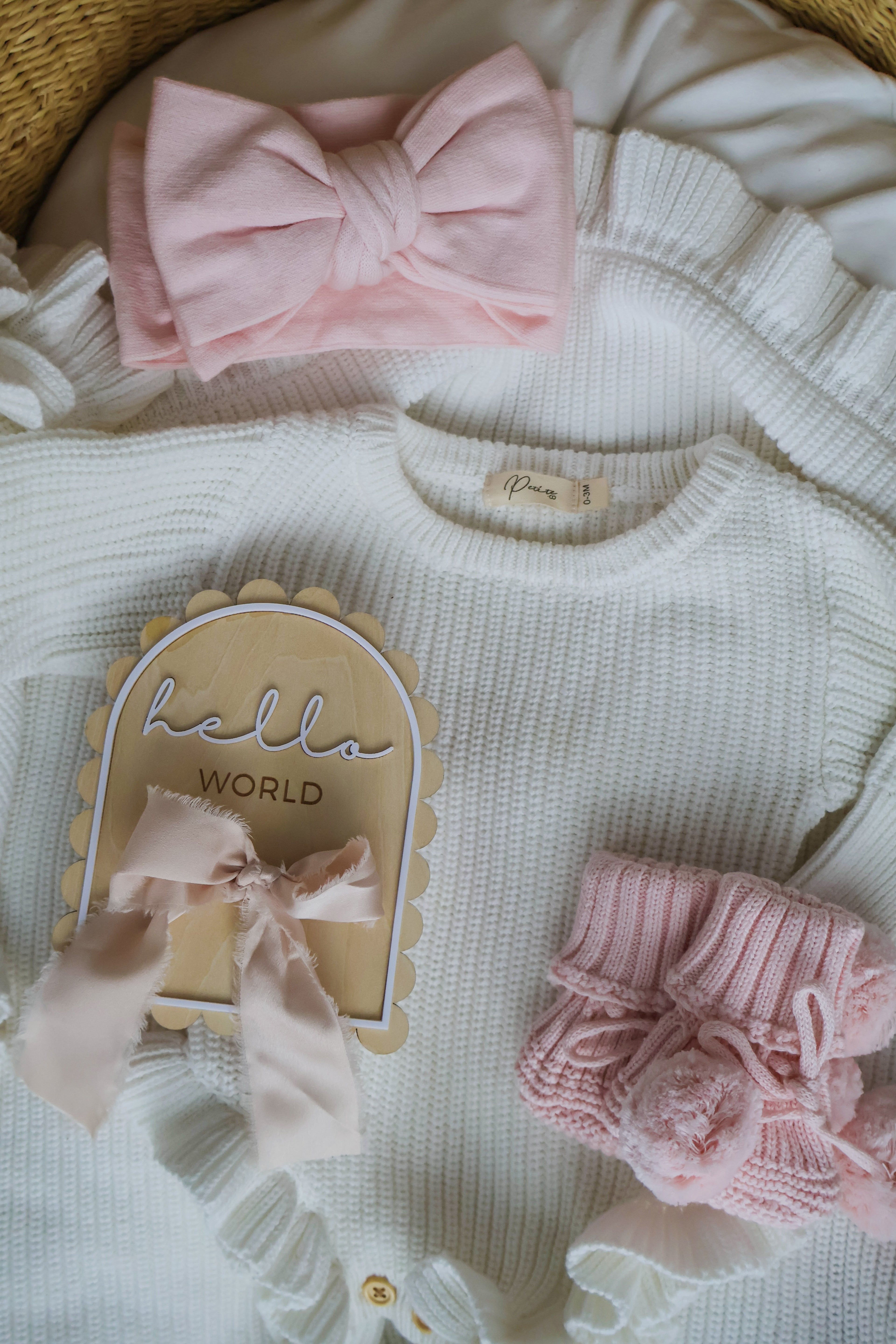 HELLO WORLD SCALLOP EDGE