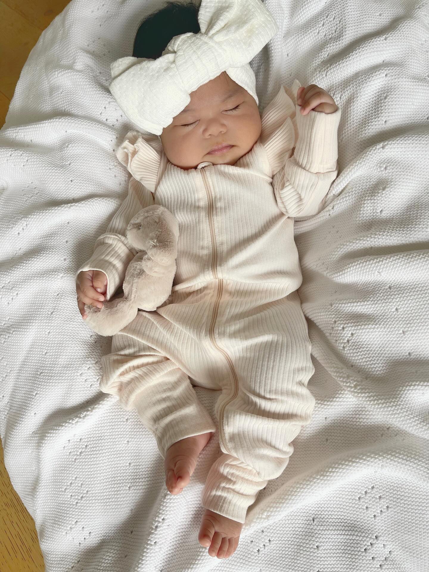 FLUTTER RIBBED ONESIE | SOFT PEACH