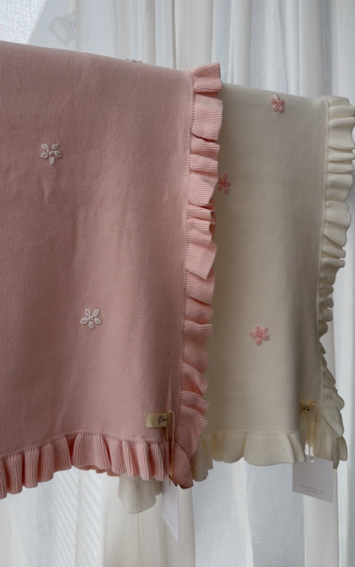 FLOWER EMBROIDERED FRILL BLANKET - BABY PINK