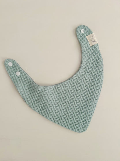 REVERSIBLE WAFFLE - MUSLIN BIB | FORREST