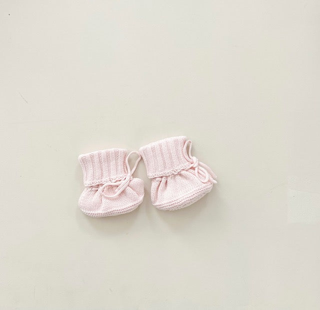 CUFF NEWBORN LACE BOOTIES - BABY PINK