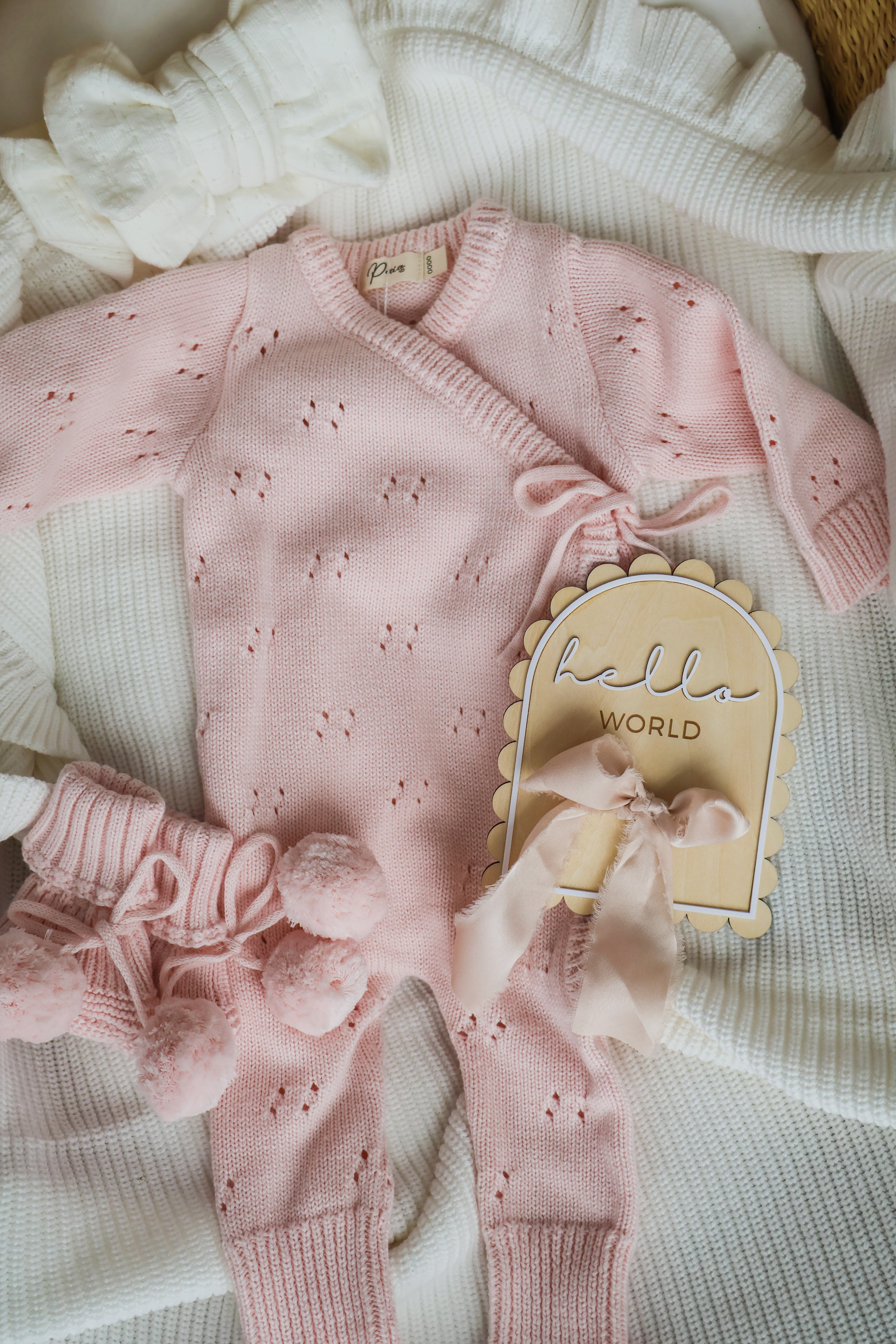 HELLO WORLD SCALLOP EDGE