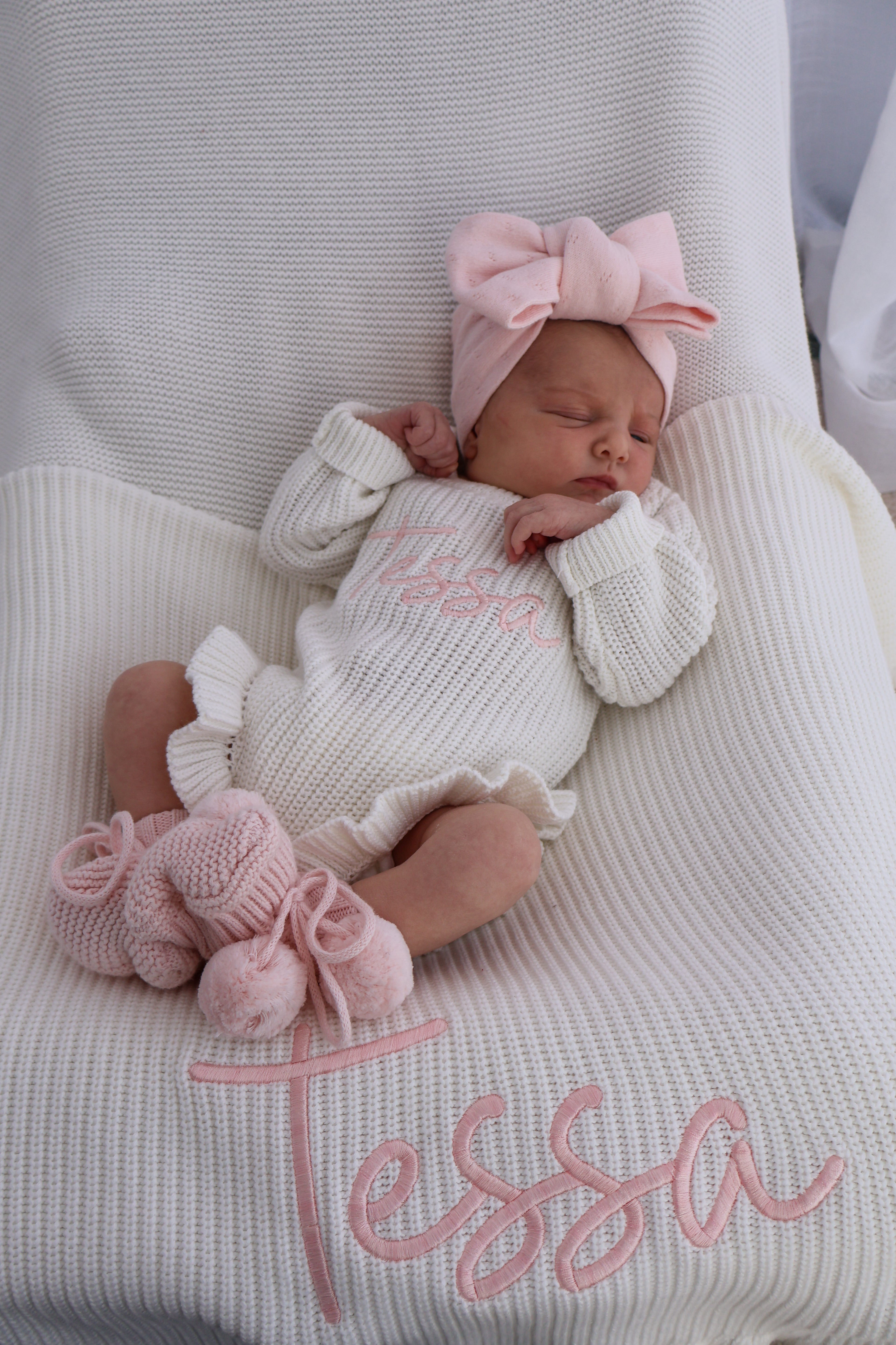 FRILL BABY BLANKET | MILK