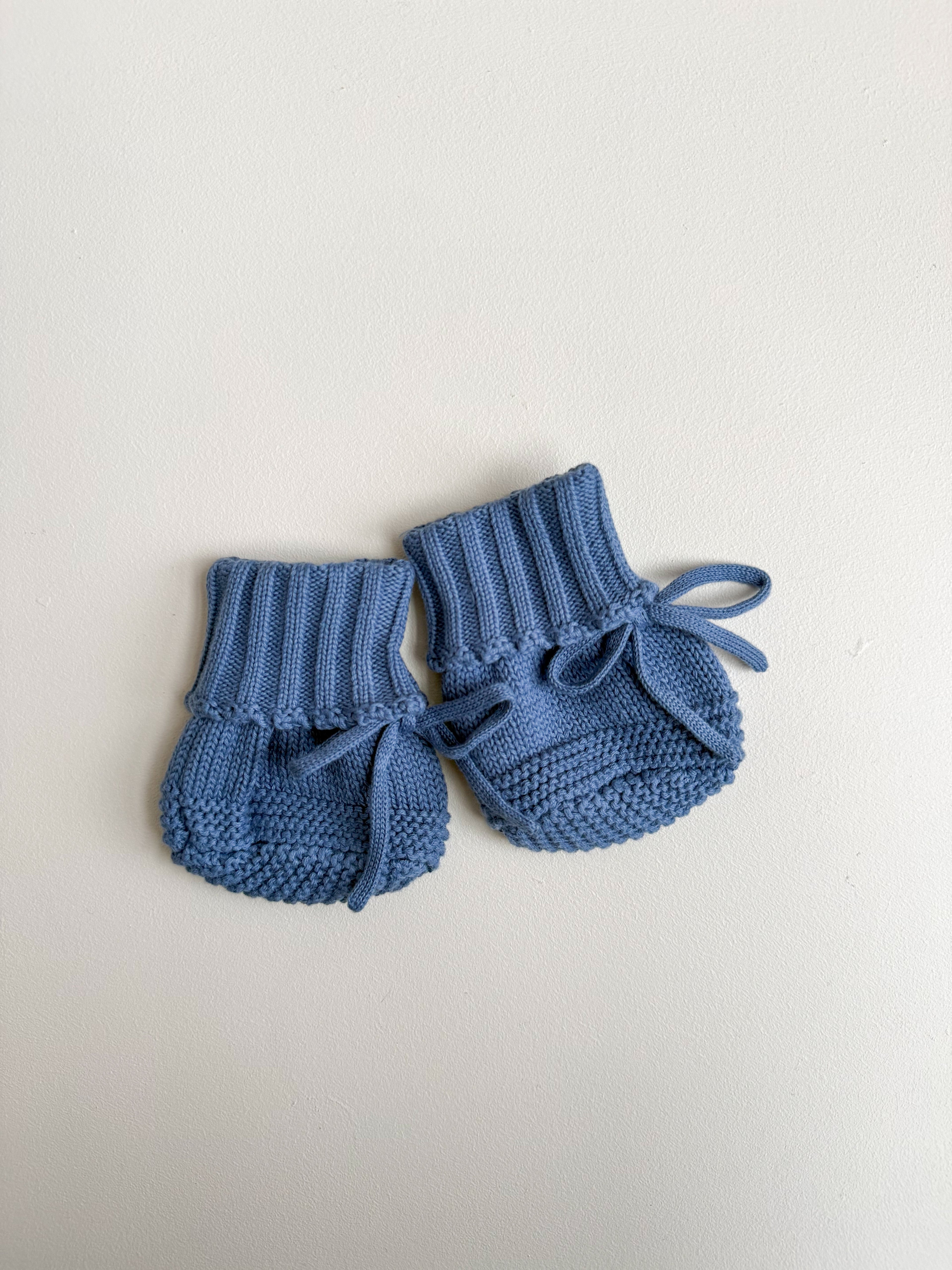 CUFF NEWBORN LACE BOOTIES - COBALT BLUE