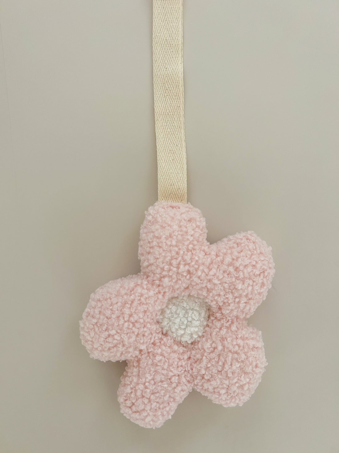 SHERPA FLOWER DUMMY HOLDER | BABY PINK