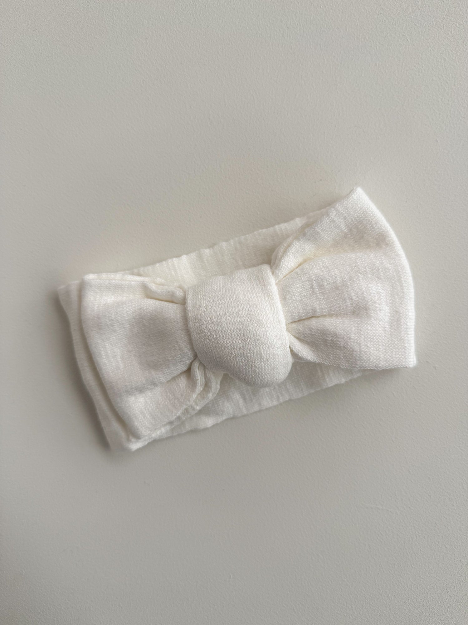 FINE KNIT BOW | TEXTURED SNOW