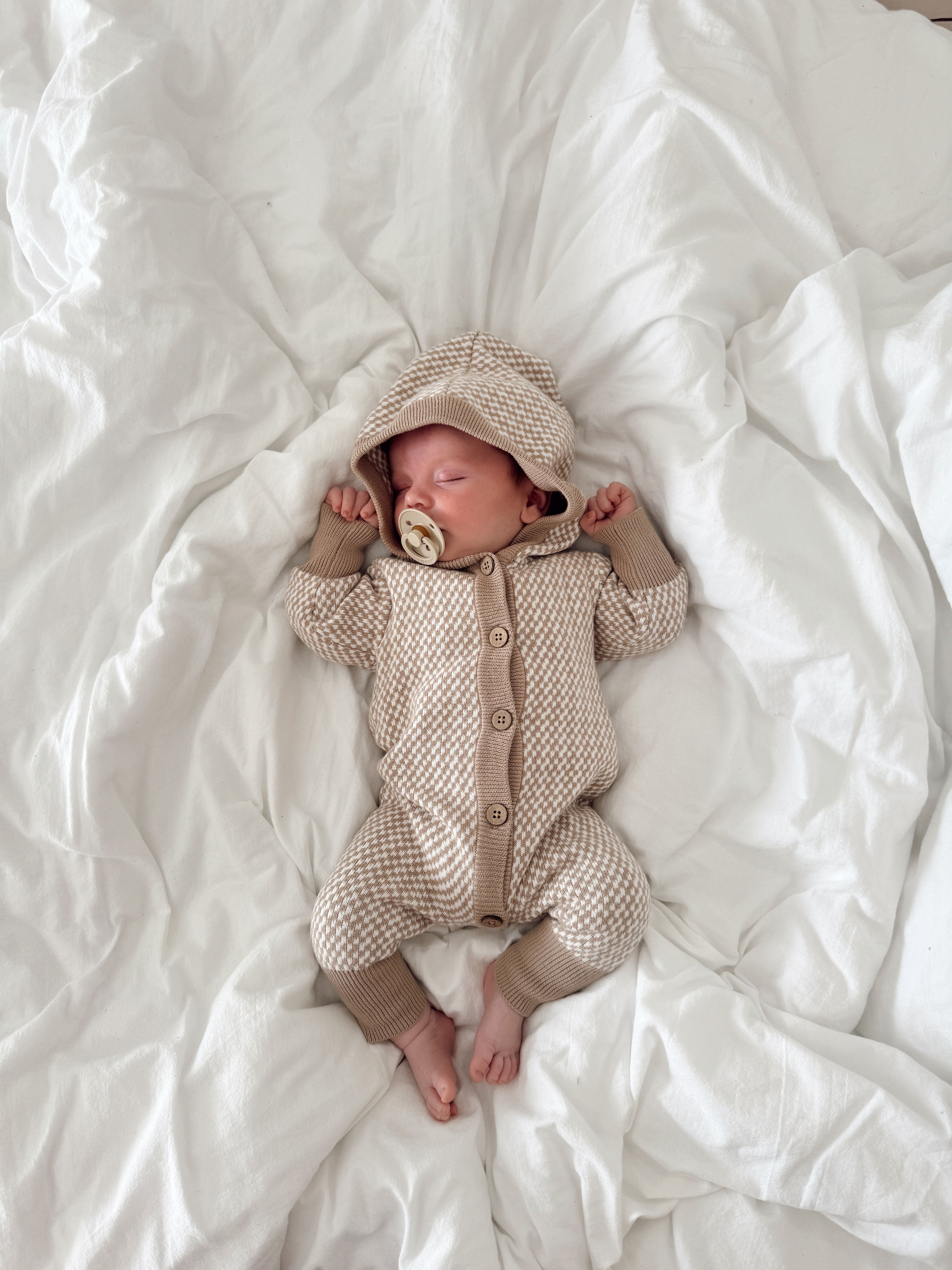 HOUNDSTOOTH HOODED BUTTON ROMPER
