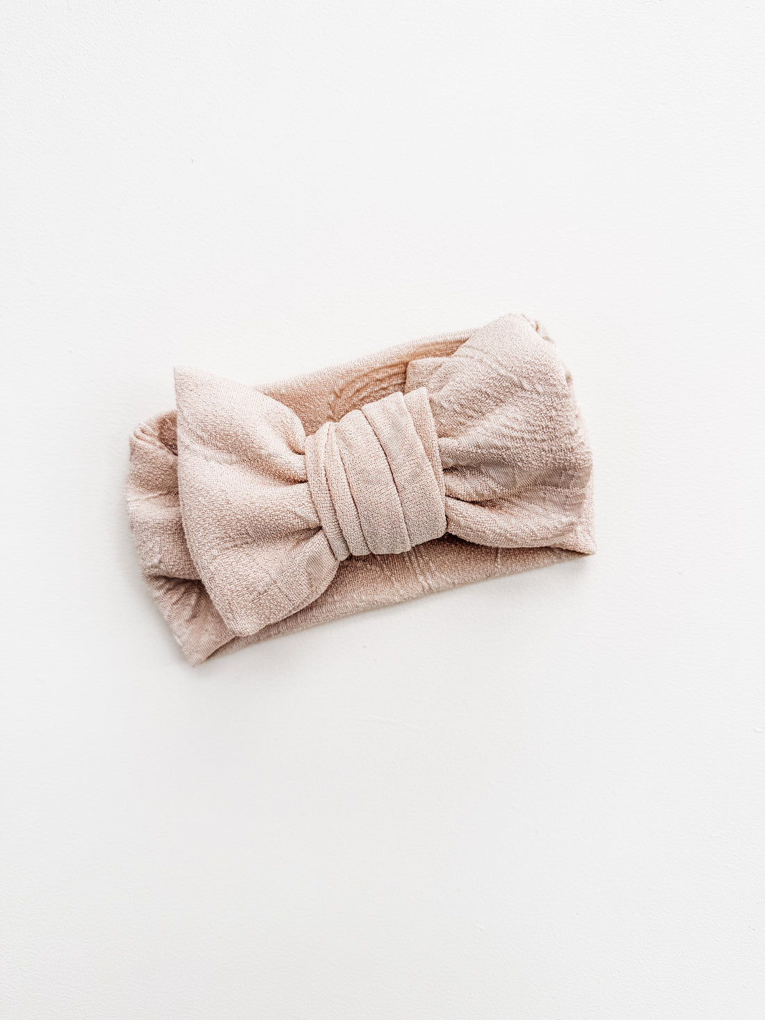TEXTURED BOW HEADBAND - LIGHT BEIGE