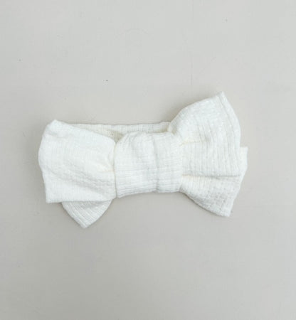 TEXTURED POINTELLE BOW - MILK