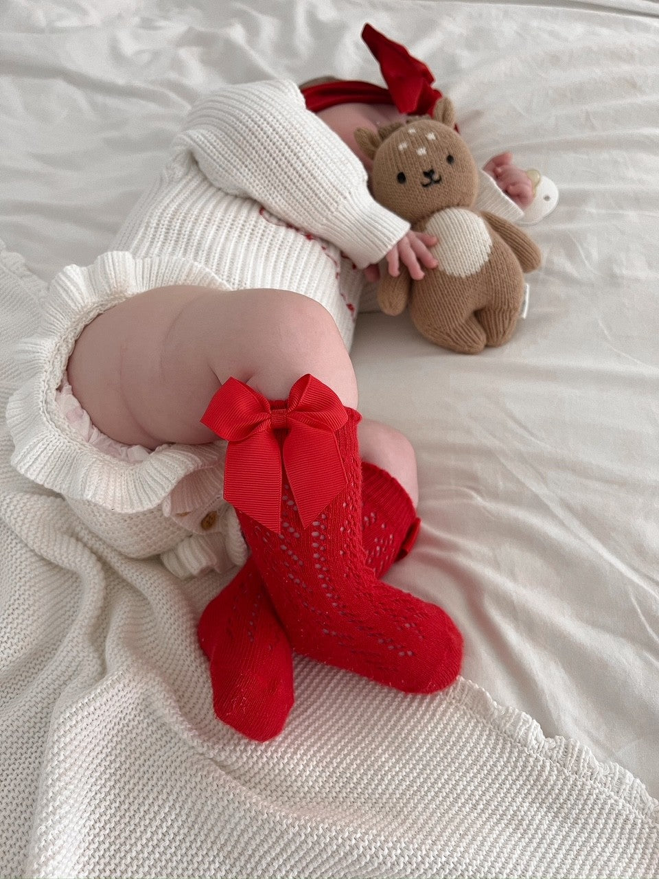 SPANISH OPENWORK LACE KNEE HIGH BOW SOCKS - RED