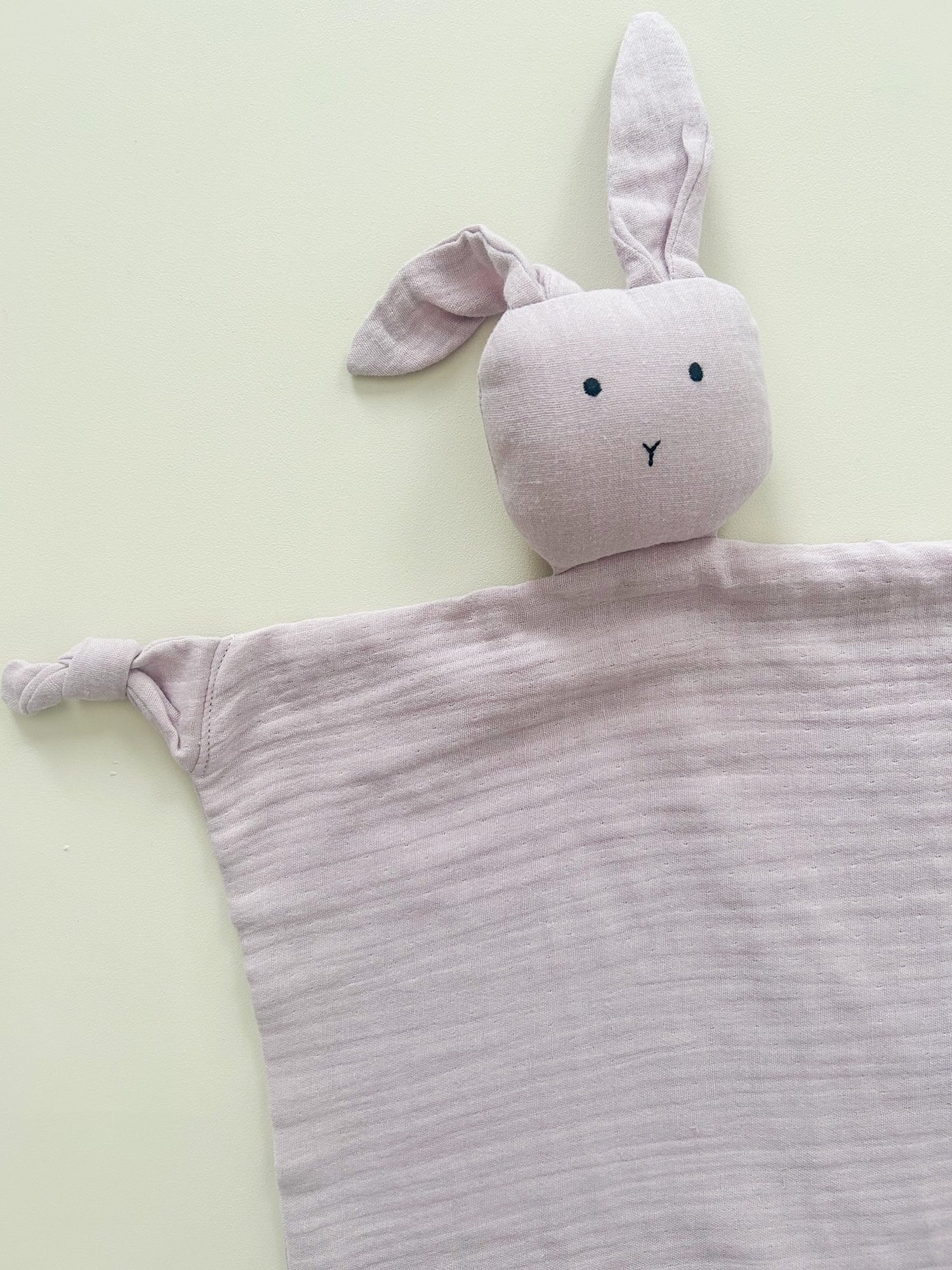 BUNNY LOVEY COMFORTER | MAUVE