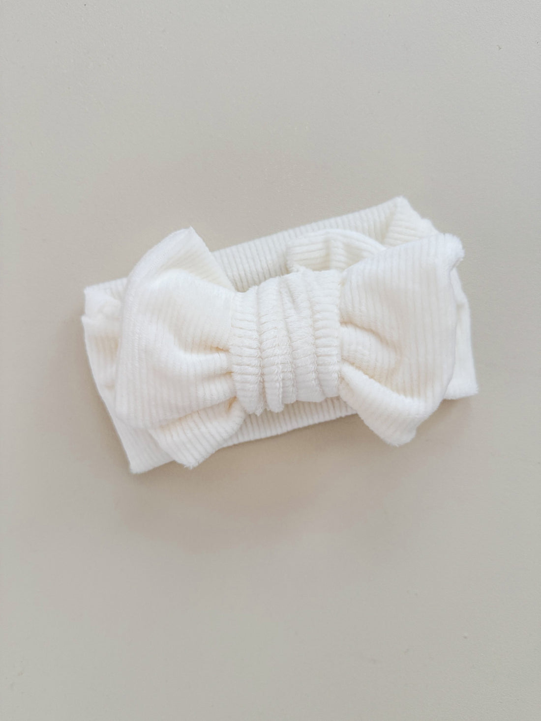 CHUNKY VELVET RIBBED BOW HEADBAND - SNOW
