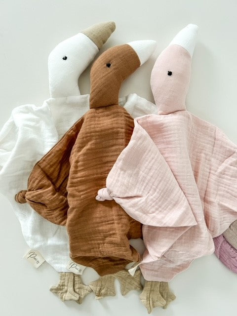DUCK LOVEY COMFORTER - PINK