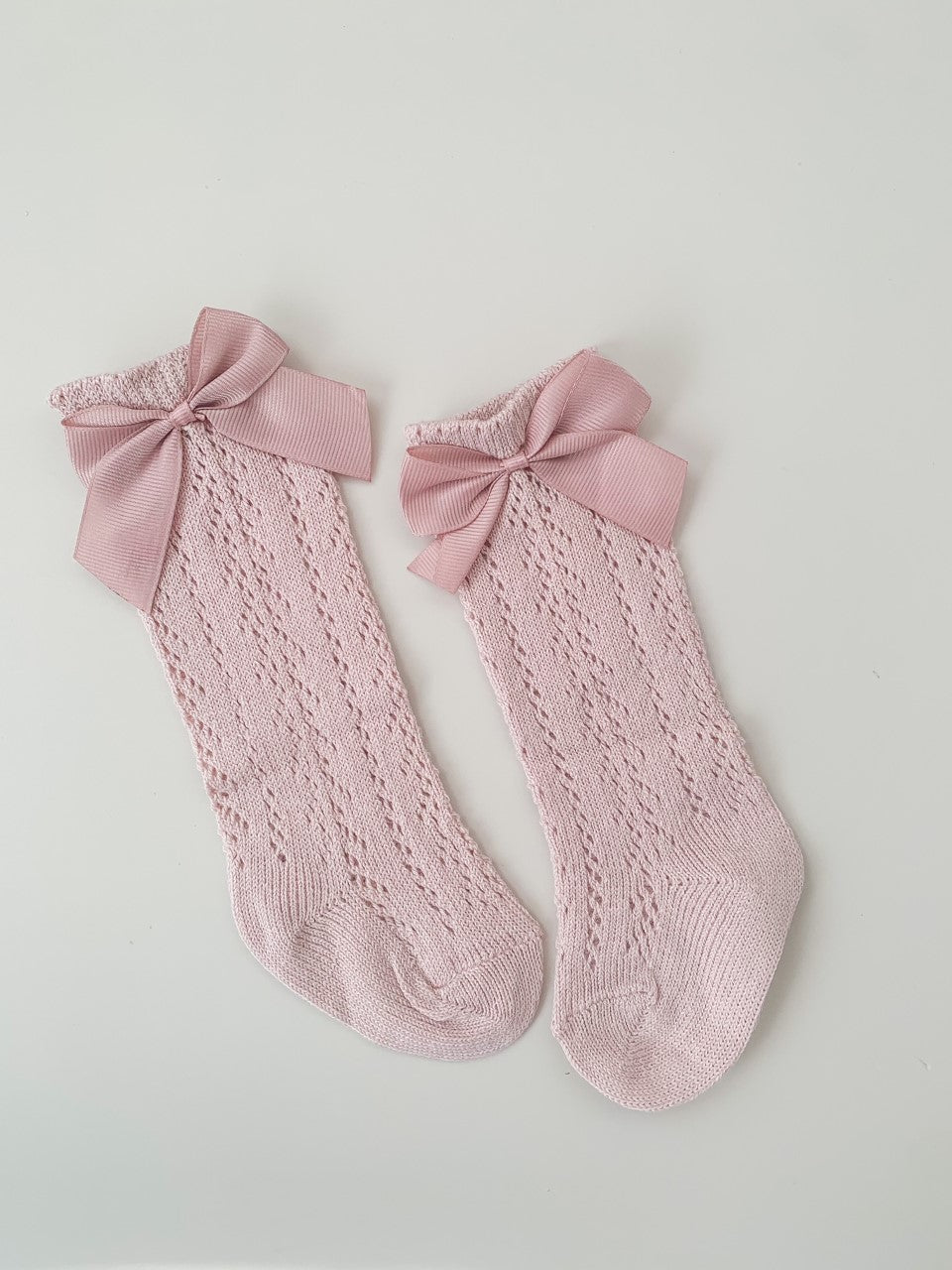 SPANISH OPENWORK LACE KNEE HIGH BOW SOCKS - DUSTY PINK